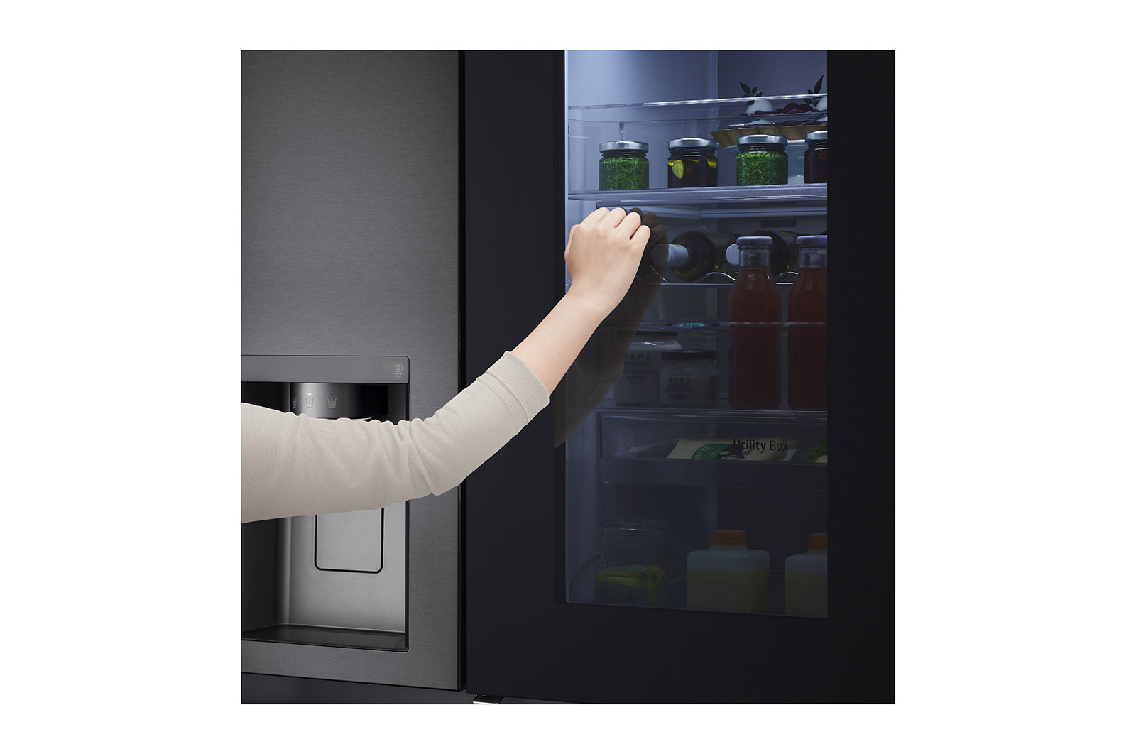 LG Side-by-Side mit  InstaView Door-in-Door® | Craft Ice, Crushed Ice, Eiswürfel und Wasserspender | 635 Liter Kapazität | Energieeffizienzklasse E | Festwasseranschluss | Matte Black Steel | LG GSXV90MCDE, GSXV90MCDE