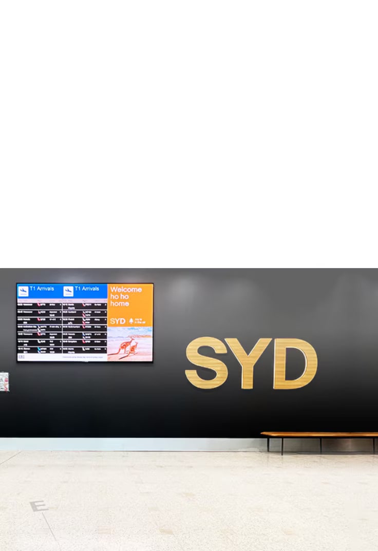 The Meeting Point Sydney Airport: LG Digital Signage Solutions for Transportation							3