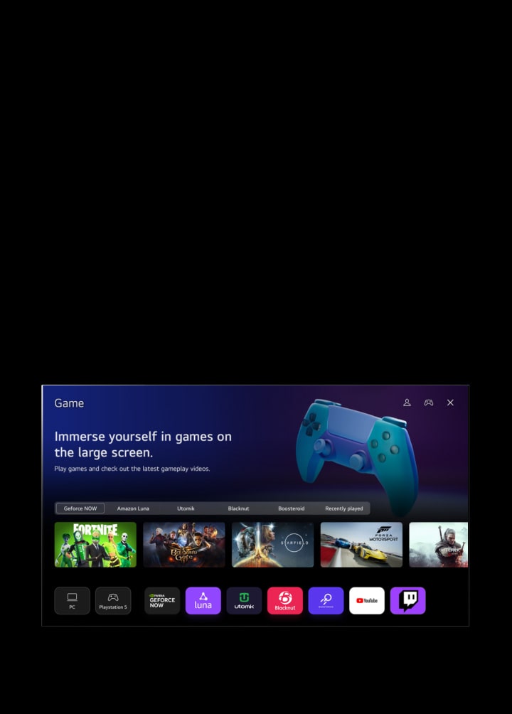 Um cursor clica em Esportes e a tela desaparece em uma página inicial de Esportes com o texto "Registre seu time/jogador favorito para obter mais informações sobre a classificação da liga, horários de jogos ou quaisquer outras atualizações" e "Lista de ligas populares". Cinco miniaturas são rotuladas como Futebol, Basquete, Beisebol, Críquete e Hóquei no Gelo. A tela desaparece, o cursor clica em Jogo e a tela desaparece em uma página inicial do jogo com o texto "Mergulhe em um jogo na tela grande. Você pode jogar e conferir os vídeos de jogo mais recentes." A imagem mostra botões rotulados como GeForce NOW, Amazon Luna, Utomik, Blacknut, Boosteróide e reproduzidos recentemente. Os seguintes logotipos são exibidos: GeForce Now, Amazon Luna, Utomik, Blacknut, Boosteroid, YouTube e Twitch.