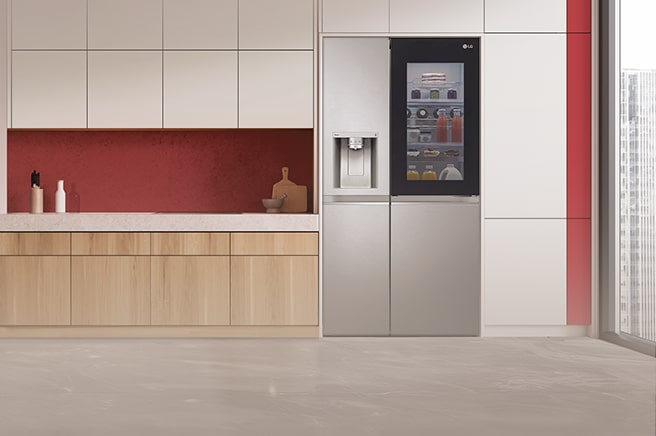Imagem de uma cozinha sofisticada com um refrigerador LG