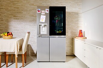 Geladeira LG na cozinha com destaque para o recurso Door-in-Door™.