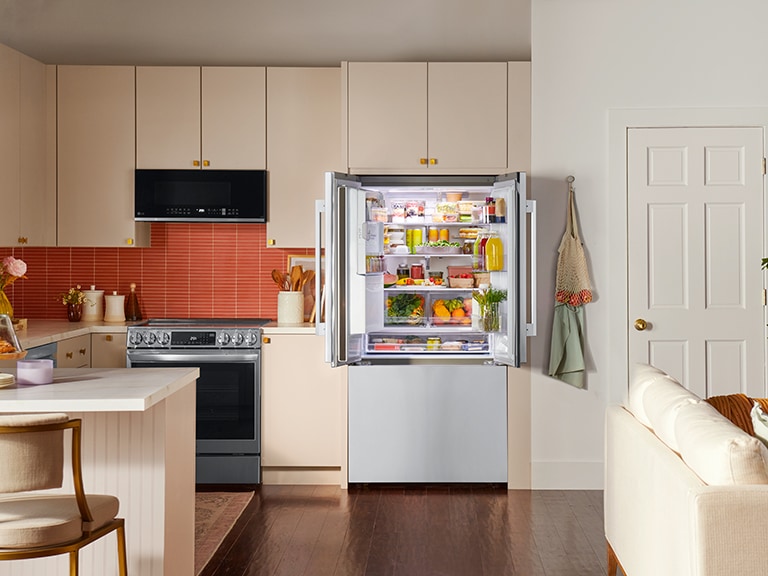 Full-size capacity. Built-in Style 