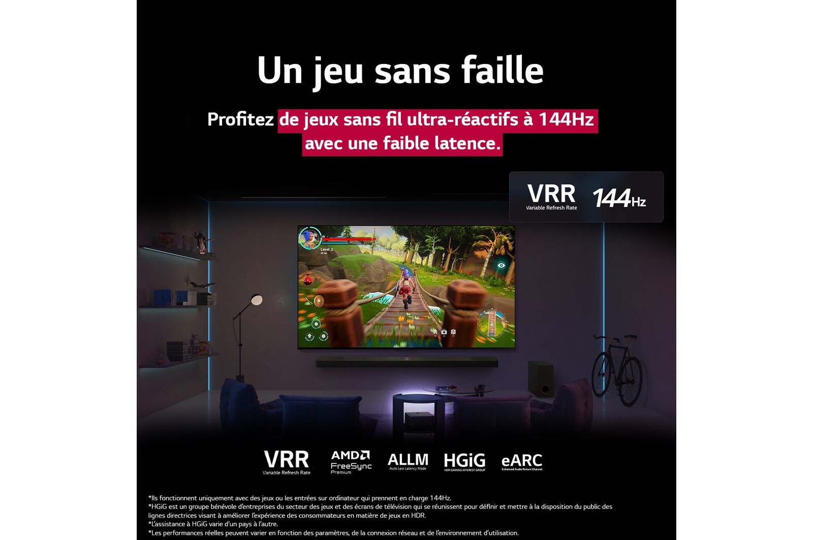 Un salon faiblement éclairé avec un écran de jeu représenté sur le QNED9M. La boîte Zero Connect se trouve à l’intérieur d’une table basse. Le texte parle de jeux sans fil ultra-réactifs à 144Hz avec une faible latence.