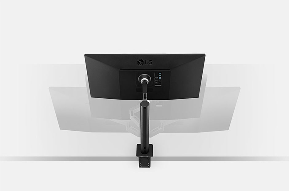 Un bras rétractable et extensible permettant de rapprocher ou d’éloigner le moniteur jusqu’à 180 mm