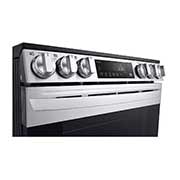 LG Cuisinière encastrable électrique intelligente de 6,3 pi³ en acier inoxydable équipé du Wi-Fi, d’une convection par ventilateur et de la technologie Air Fry et EasyClean<sup>MD</sup>., LSEL6333F