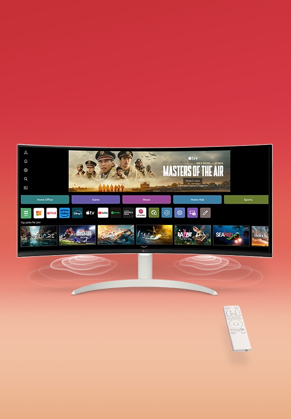 Sur l’écran du smart monitor, l’interface webOS est affichée. Des ondes sonores émanent des coins inférieurs du moniteur, et sur le côté droit de l’écran, se trouve une télécommande.