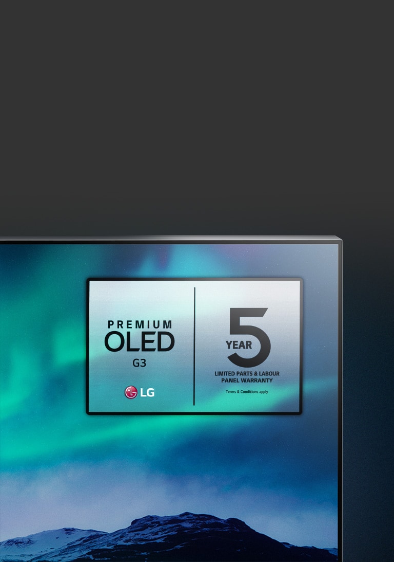 Une image de l’aurore boréale est affichée sur un téléviseur LG OLED. Le coin supérieur du téléviseur est affiché contre un fond noir au sein duquel une gradation ressemblant au ciel se propage. Le logo de la garantie de panneau de 5 ans est également affiché à l’écran.