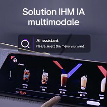 Un utilisateur interagit avec une interface à écran tactile propulsée par une solution IHM à intelligence artificielle multimodale, sélectionnant un menu de café avec l’aide d’une invite de l’assistant IA.