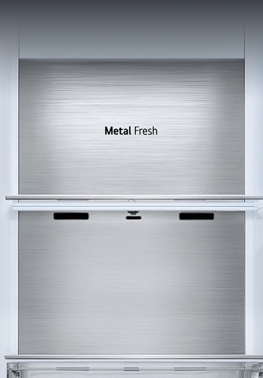 La vue de face du panneau métallique Metal Fresh avec le logo « Metal Fresh ».