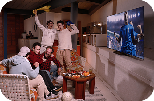 Usando el refrigerador y la TV como fanático del fútbol (Momento OFF)