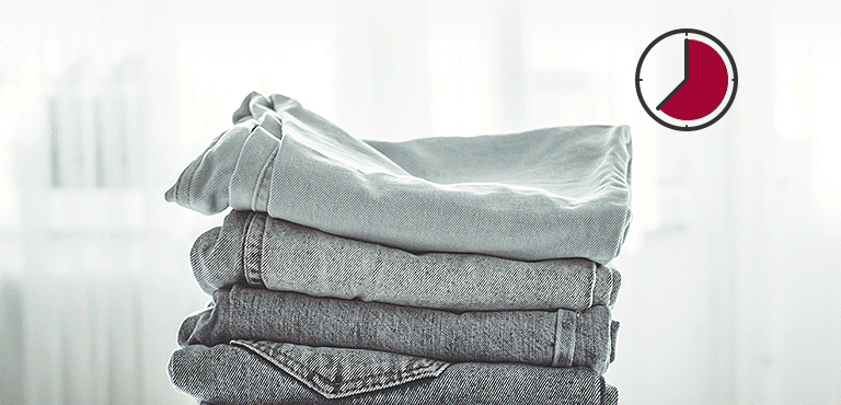 4 prendas dobladas y apiladas