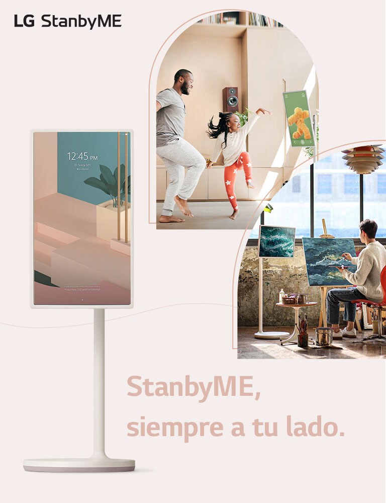 StandbyME Siempre a tu lado. Hay dos imágenes interiores de estilo de vida recortadas en líneas curvas, cada una   muestra un televisor colocado en la sala de estudio y la sala de estar. El logotipo de LG StanbyME se coloca en la esquina superior derecha del escritorio y en la esquina superior izquierda de la vista móvil.