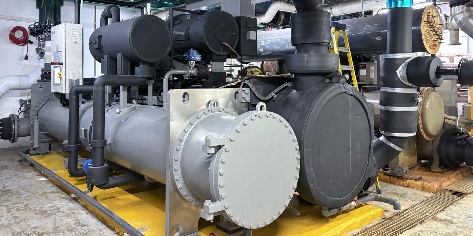 Unidad  chiller centrífugo Inverter con una capacidad de 500 toneladas de refrigeración