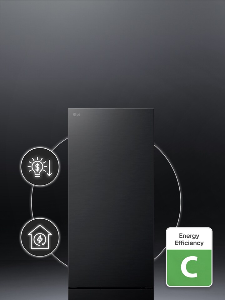 Kombinovaná chladnička LG s logem třídy energetické účinnosti na boku.