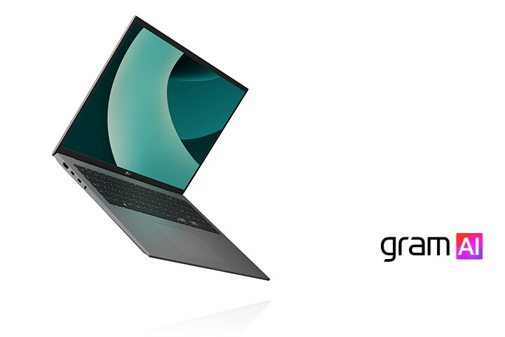 Das Bild zeigt einen LG gram Laptop, der wegen seines ultraleichten Designs hervorgehoben wird. Rechts lautet der Text: „Herrlich leicht“ mit dem „gram AI“-Logo darunter.