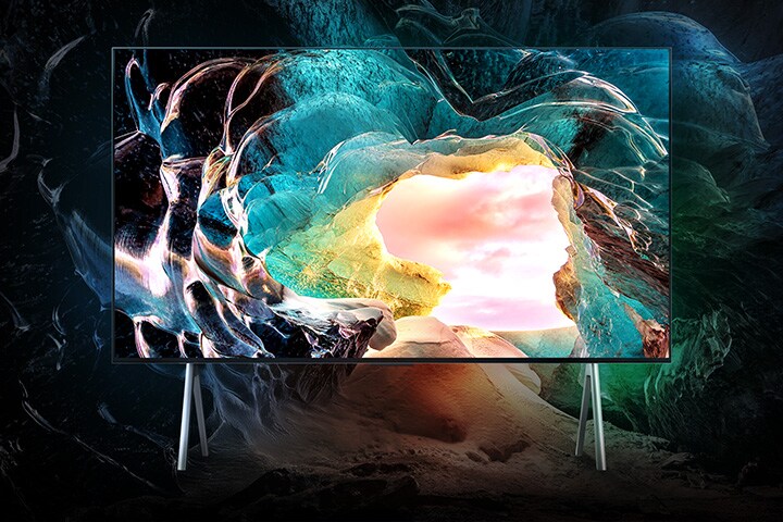 Der Bildschirm des LG OLED evo TV M5 zeigt eine Höhle mit Blick auf den Himmel. Beeindruckende Details in visuell verlustfreier 4K-Qualität sind zu sehen.