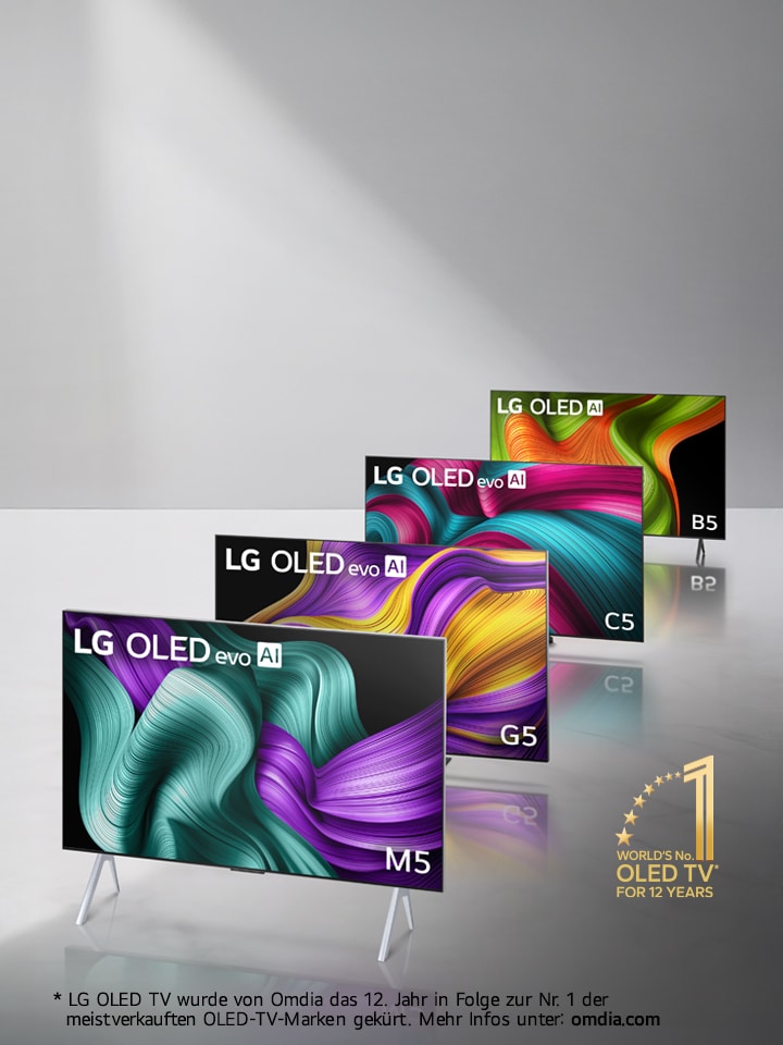 Aufstellung von drei LG OLED evo AI TVs in Formation, die Fernseher C5, G5 und B5. Das Emblem „Seit 12 Jahren die Nummer 1 der Welt bei OLED-Fernsehern“ befindet sich in der Ecke.