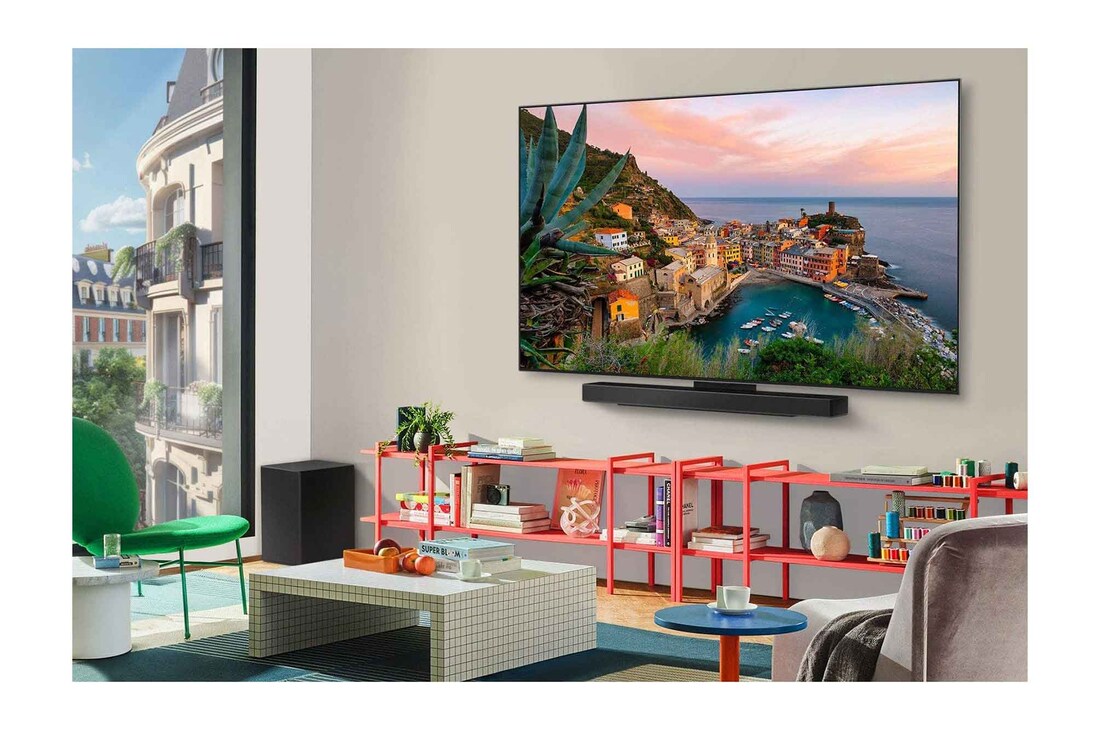 Auf dem Bildschirm eines LG OLED-Fernsehers befindet sich die webOS 25-Startseite, die mit Apps und Unterhaltungsinhalten gefüllt ist. Neben dem Fernseher befindet sich die LG AI Magic Remote-Fernbedienung. Der AI Button ist hervorgehoben, als ob sie durch die Stimme des Benutzers aktiviert wurde. Daneben befindet sich eine Sprechblase, die auf "Mein Profil" umschaltet. Der kurze Text erklärt, wie Nutzer nun ihre Stimme mit ihrem persönlichen Profil synchronisieren können, um eine einfachere Navigation und personalisierte Empfehlungen zu erhalten.