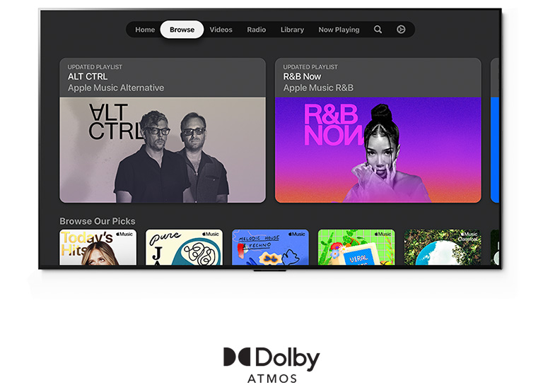 تعرض واجهة Apple Music قوائم تشغيل محدثة واختيارات مخصصة مع شعار Dolby Atmos الموجود أسفلها.