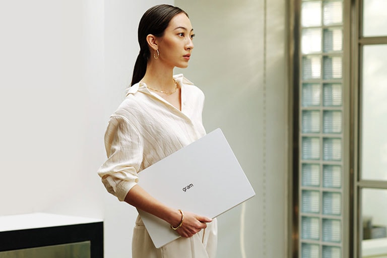 LG gram proporciona un diseño potente y ultraligero.