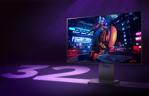 The Ultra Gear monitor screen displays the game image, with the number 32 written beside the monitor.