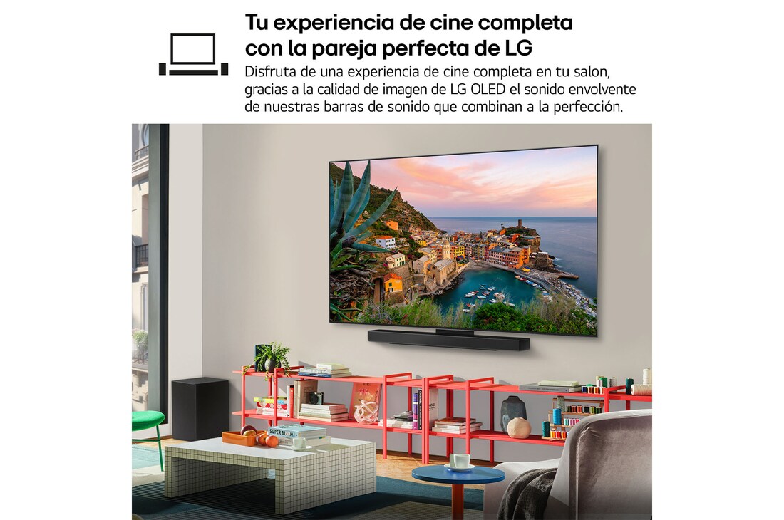 Vista amplia de un salón elegante y colorido. Hay un televisor LG OLED evo AI C5E 4K Smart TV montado en la pared con una LG Soundbar debajo. El diseño del televisor se integra perfectamente en el espacio. En la pantalla del televisor hay una obra de arte colorida. 
