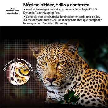 Un salón con una LG OLED TV montada en la pared. En el televisor se ve una cadena montañosa contra un cielo nocturno oscuro y lleno de estrellas. La escena está dividida por la mitad. Un lado muestra una versión más opaca y gris del paisaje denominada pantalla sin Perfect Black. El otro lado muestra una imagen más agradable con un rango más amplio y dinámico de blancos y negros. Esta pantalla está eqtiquetada como pantalla con Perfect Black. El logo de la certificación también es visible: la tecnología Perfect Black ofrece unos niveles de negro menores o iguales a 0,24 nit de hasta 500 lux. 