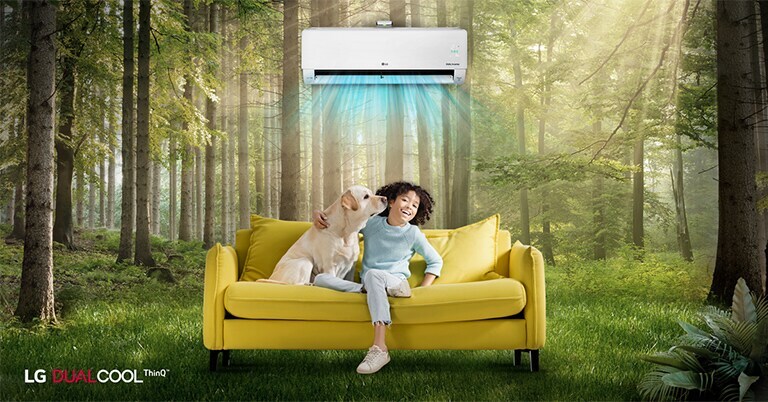 Les enfants et les animaux domestiques sont heureux de s’asseoir dans la forêt et de profiter de l’air conditionné comme s’il s’agissait d’