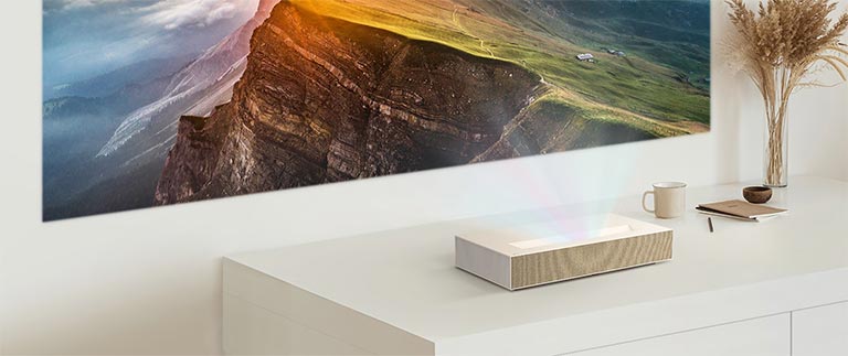 Le CineBeam LG à très courte focale projette des images brillantes à une distance de projection exceptionnellement courte.