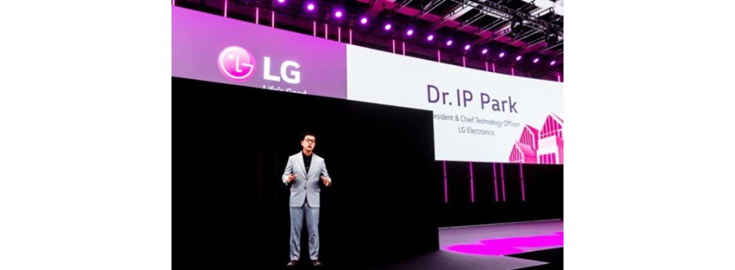 LG’s president & CTO Dr. I.P. Park introduces LG Electronics’ Life’s Good from Home vision for the future in hologram form at IFA 2020