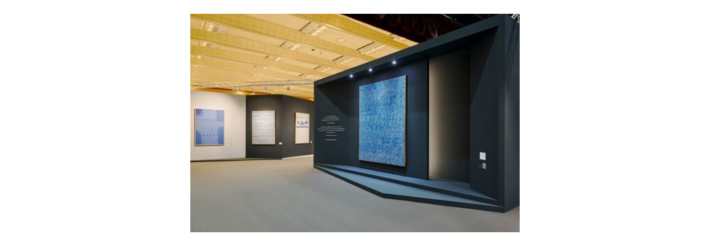 LG OLED Lights up Seoul With Artistic Elegance