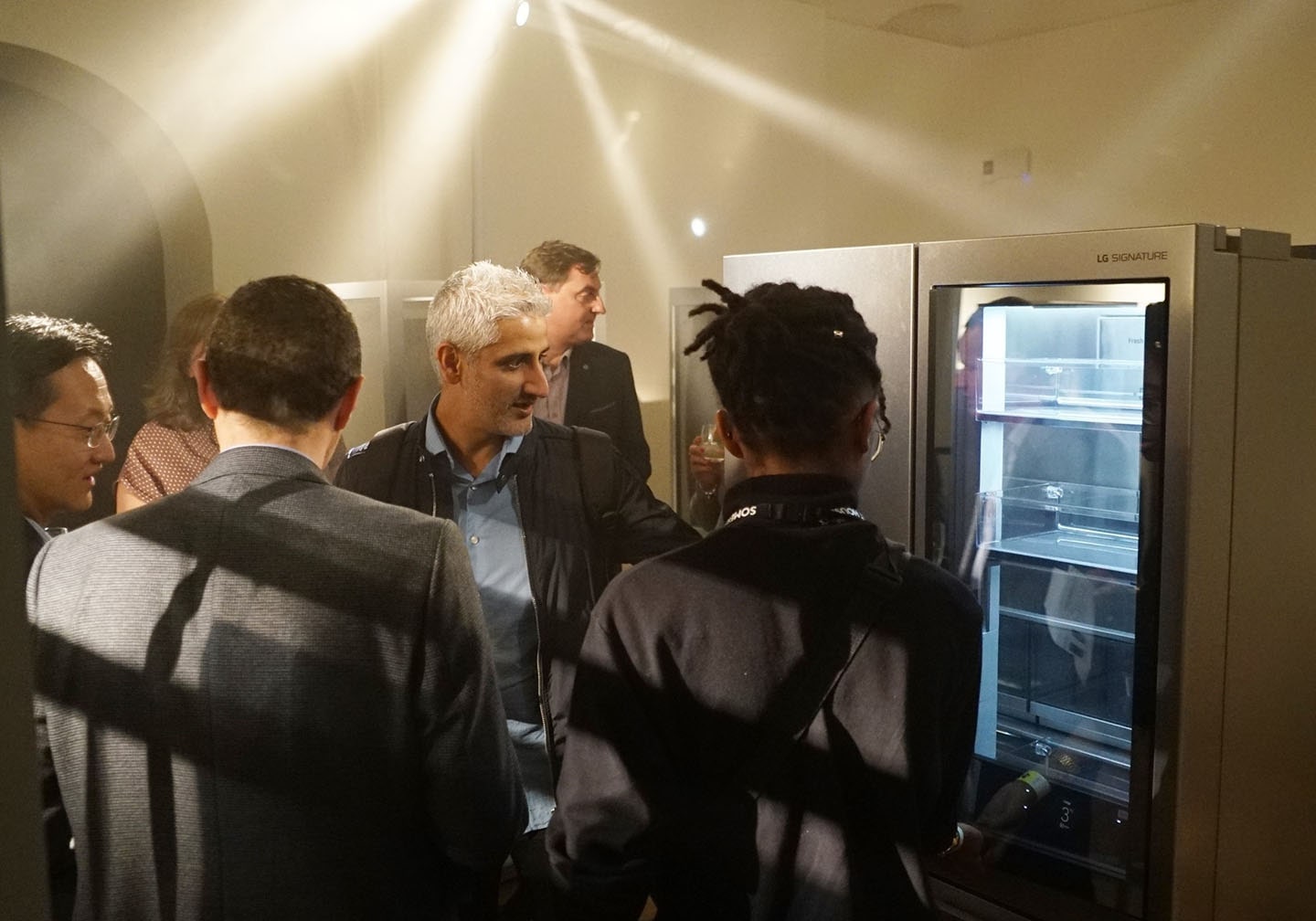 LG SIGNATURE ILLUSTRATES THE INTERSECTION OF ART AND TECHNOLOGY AT LONDON DESIGN FESTIVAL