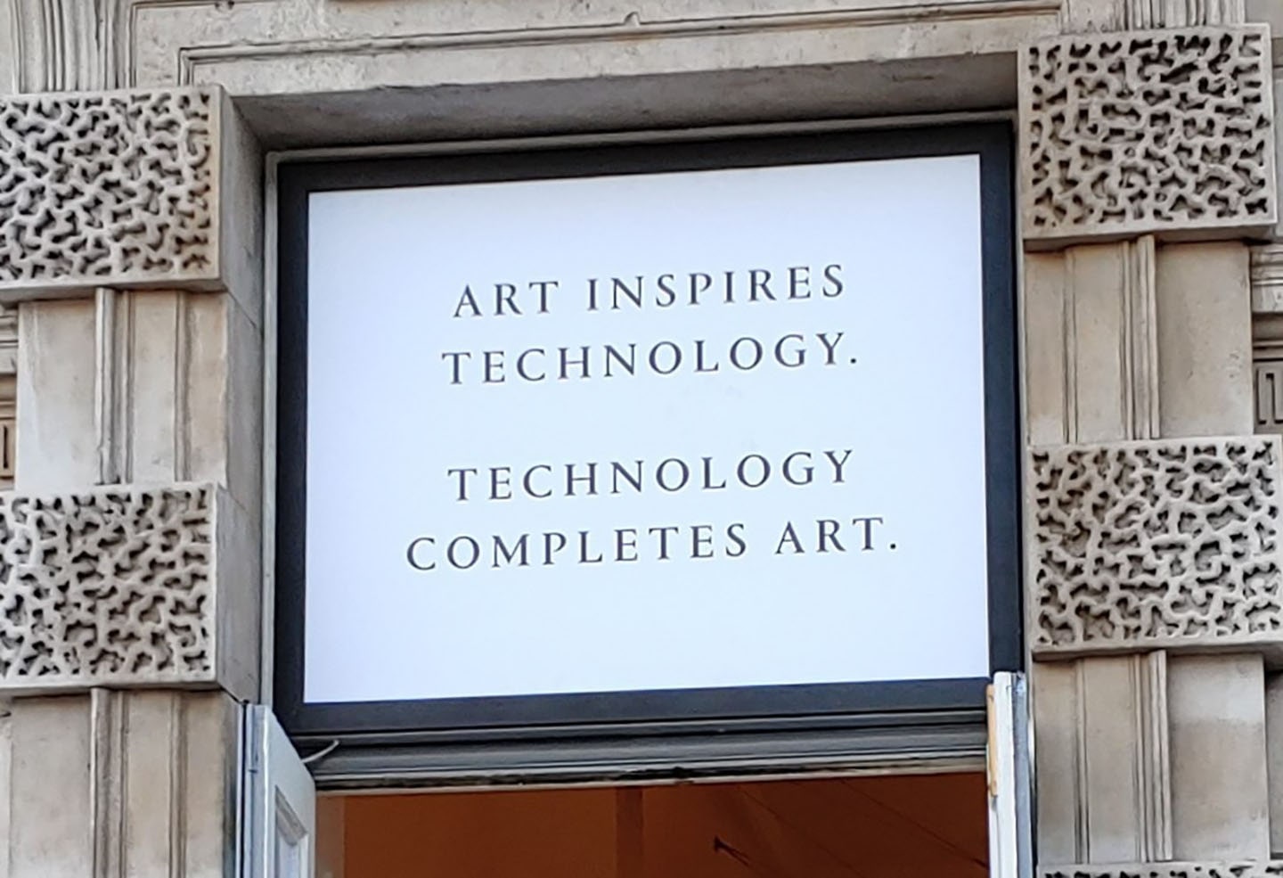 LG SIGNATURE ILLUSTRATES THE INTERSECTION OF ART AND TECHNOLOGY AT LONDON DESIGN FESTIVAL