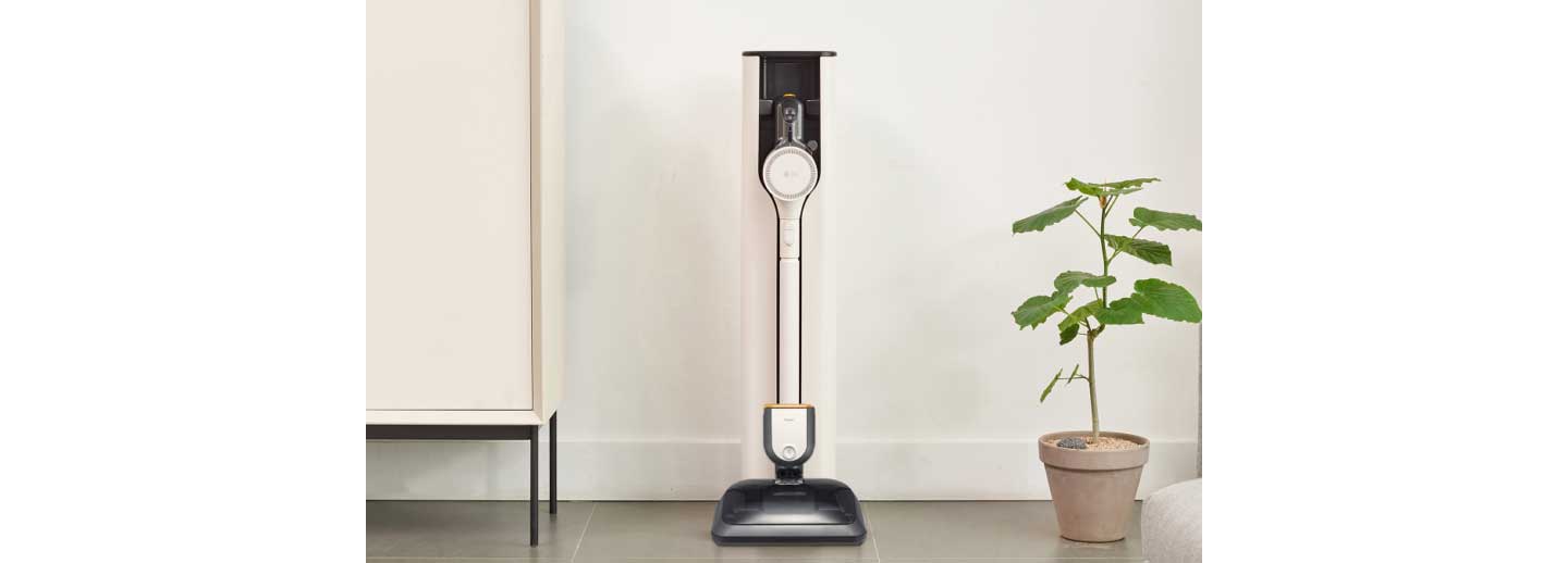 LG CordZero A9 Kompressor™ with Steam Power Mop is stored in the All-in-One Tower