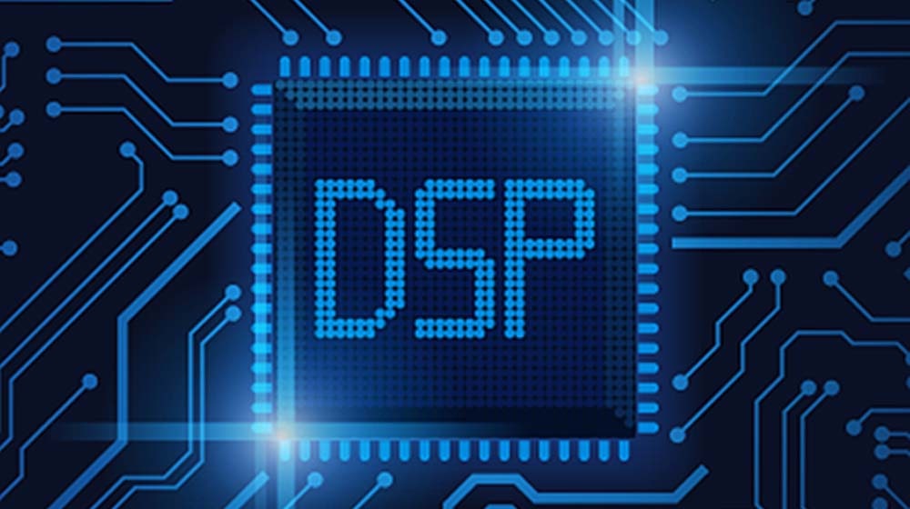 DSP 電路板位於中間。