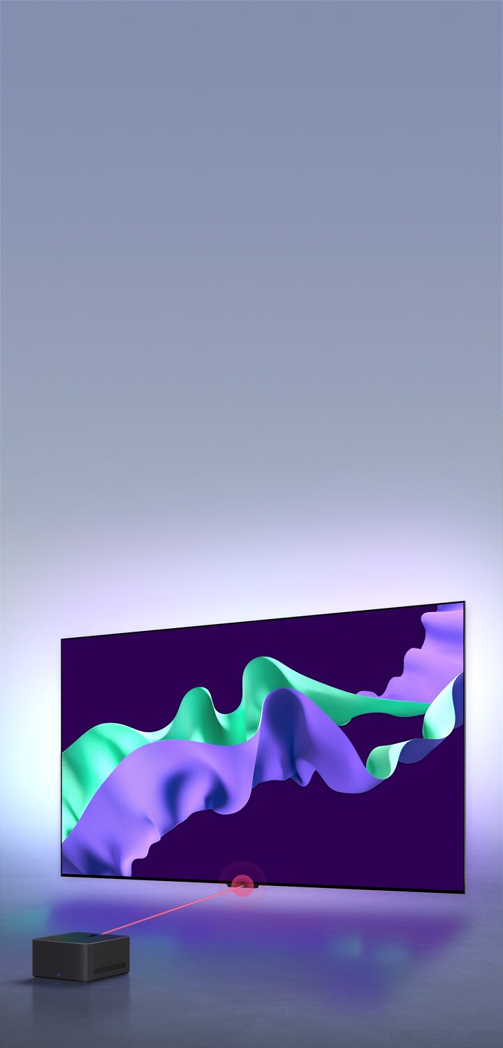 LG OLED evo M4 的螢幕上顯示紫色和薄荷色的抽象藝術作品,然後電視向後移動並旋轉 45 度,在電視前方呈現 Zero Connect Box。紅色 Wi-Fi 訊號出現,紅光射向電視,紅圈繼而消失。紫色和薄荷色反射在電視下方的空間。