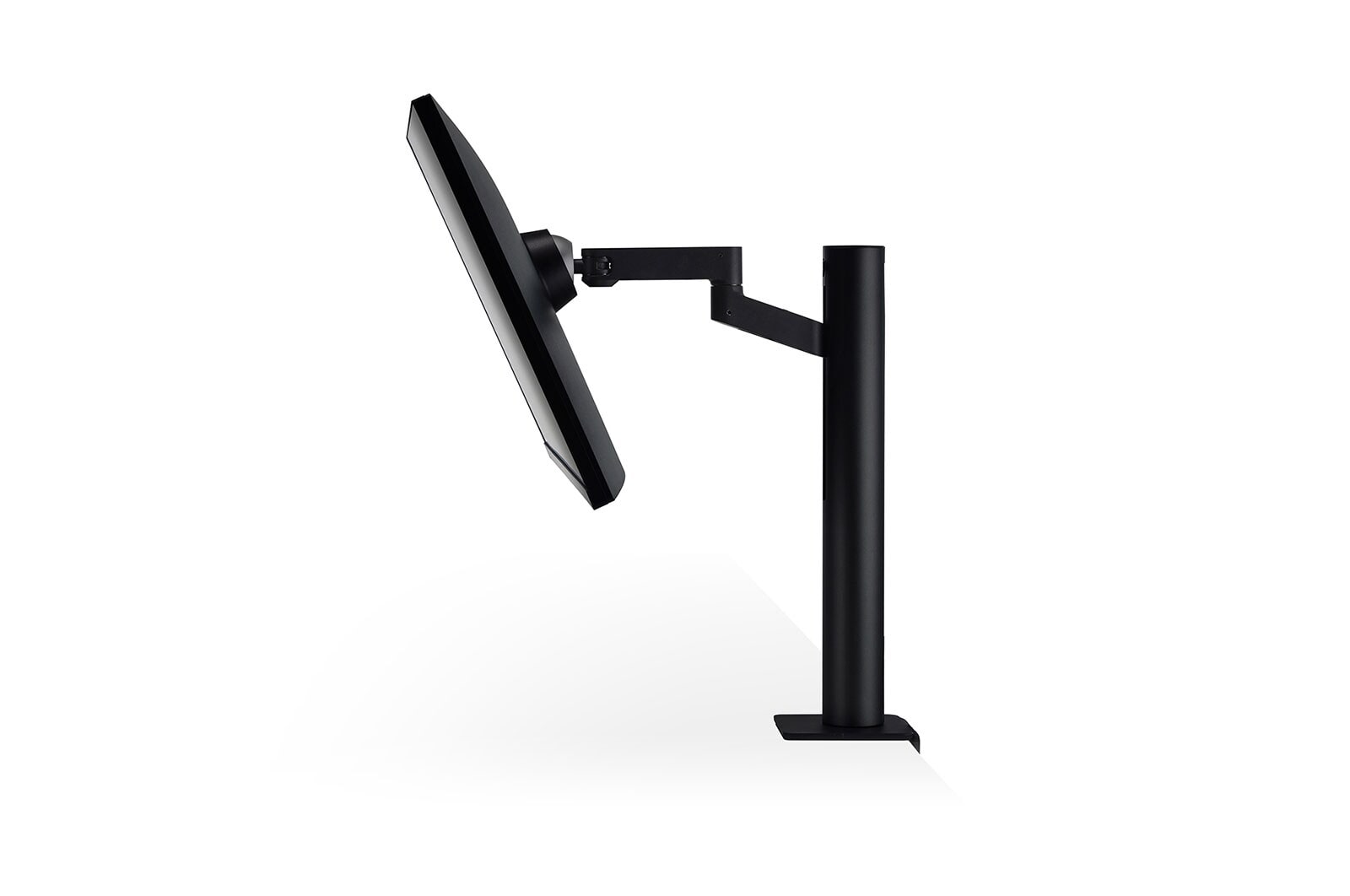 LG 27 (68.58cm) QHD Ergo IPS Monitor with USB Type-C™, 27QN880-B
