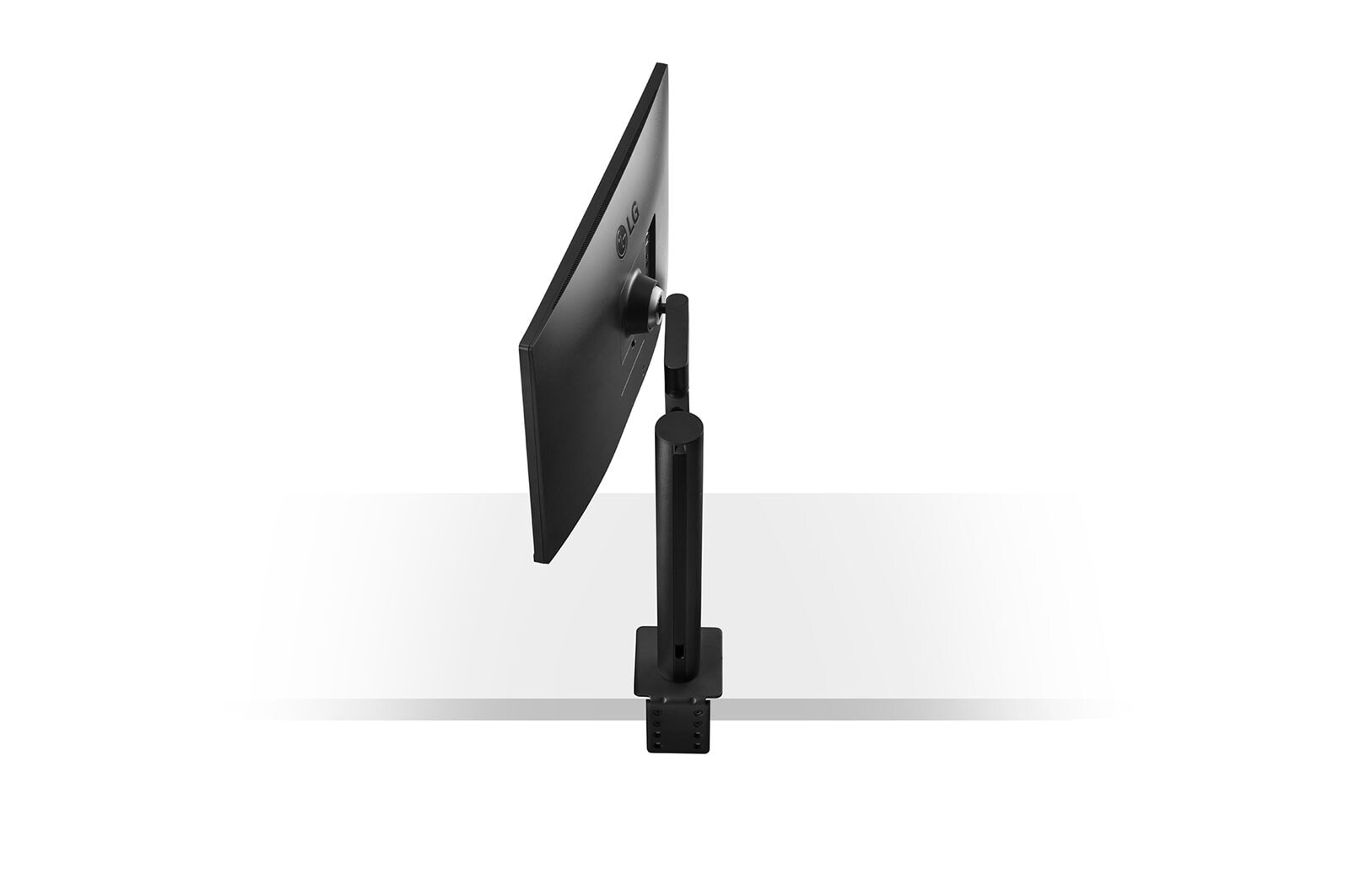 LG 27 (68.58cm) QHD Ergo IPS Monitor with USB Type-C™, 27QN880-B