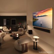 Immagine ravvicinata del TV LG OLED evo, OLED G4 che mostra il bordo superiore ultrasottile