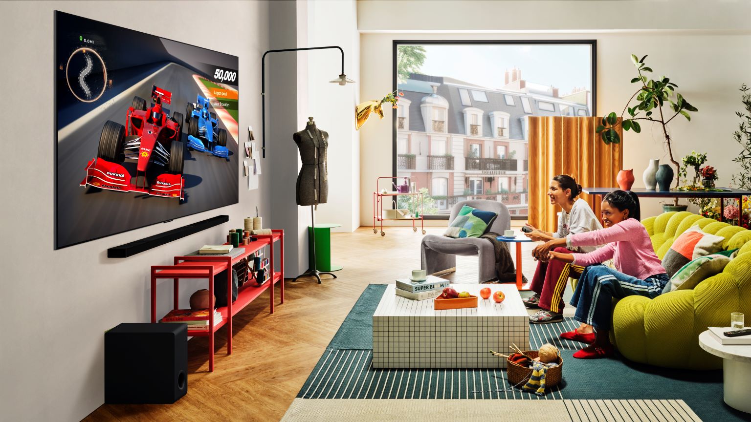 Giochi Netflix su tv: immagine di due ragazze che giocano ai giochi Netflix su TV LG. 