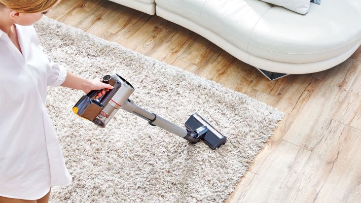 Pulire e riordinare casa dopo il pranzo di Pasqua con gli aspirapovere LG