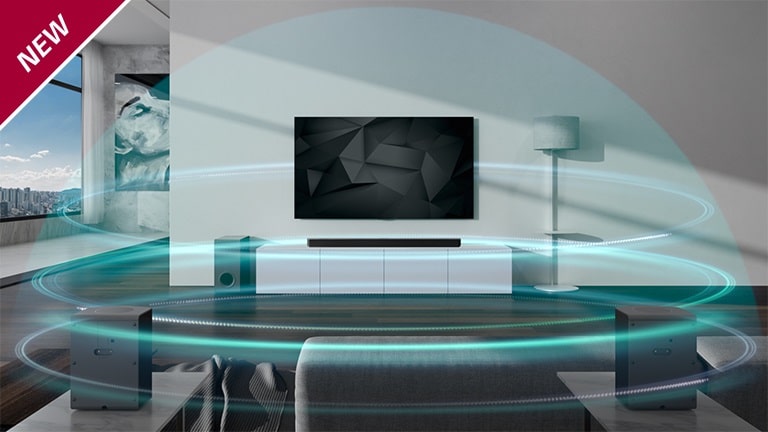 Le onde sonore blu a forma di cupola e a 3 strati coprono la Sound Bar e il televisore nel soggiorno. Il testo NEW (NOVITÀ) viene visualizzato nell’angolo superiore sinistro.