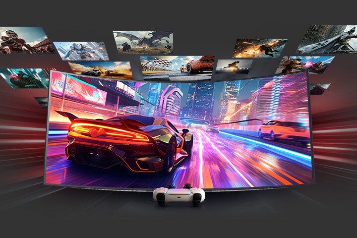 Un monitor da gaming curvo mostra un gioco di corse con una supercar rossa in una città illuminata al neon. Altre scene di gioco scorrono sullo schermo. Davanti è posizionato un controller bianco per console, che evidenzia il gioco.