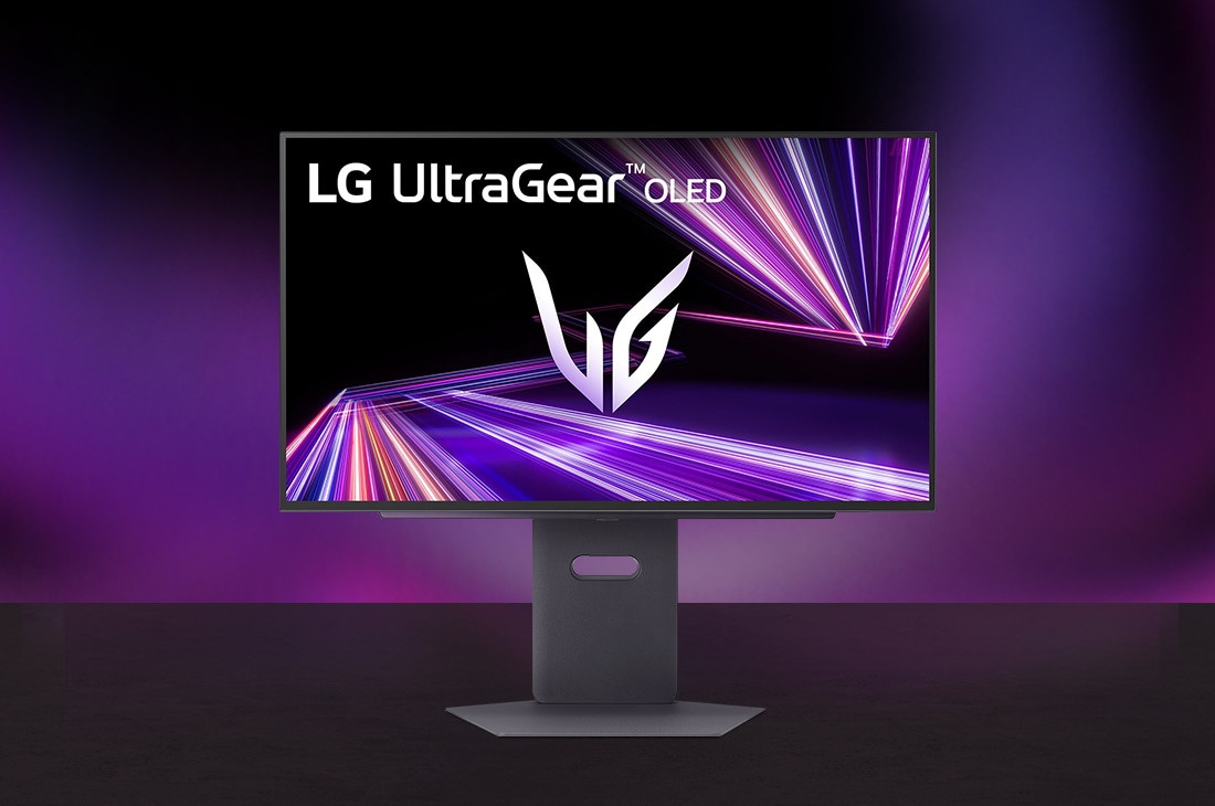 Monitor LG UltraGear 27GX790A con schermo piatto e supporto nero.