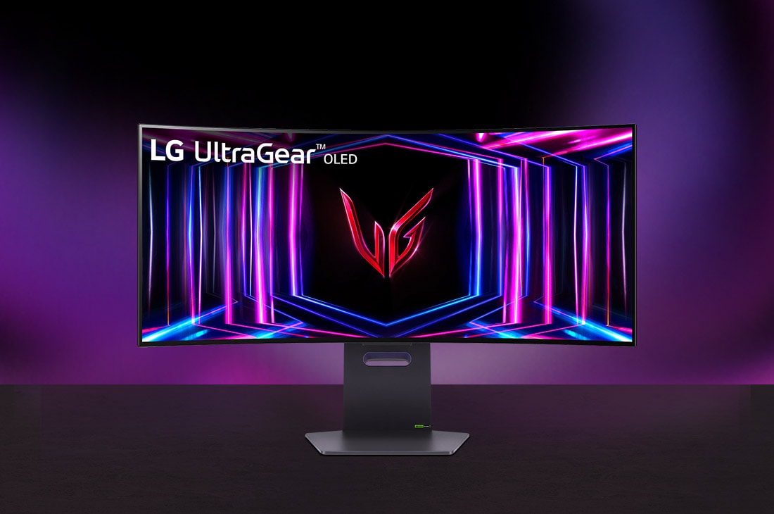 Monitor LG UltraGear 34GS95QE con schermo piatto e supporto nero.