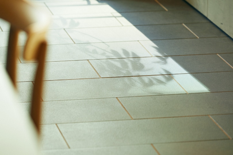 『住まいは、遠くても、広くなくても、自分らしく暮らせる。1stPLACE + 2ndPLACE = 12オフィスを「住に」。暮らしを「自由に』。そんな新しい時代の働き方を提案する12shinjukuと12SHINJUKU3CHOME。 同じく新しい生活スタイルを提案するLG Styler。ここは、豊かな生活を追い求める両者が共鳴する空間です。