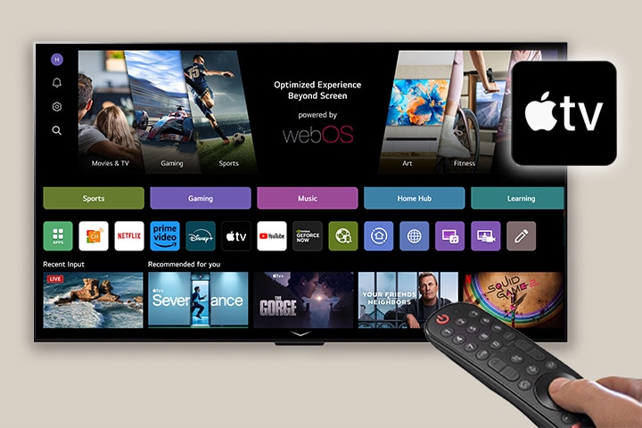 La pantalla de inicio de LG webOS tiene un recuadro negro que dice "Apple(logo)tv".