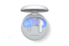  Una imagen de LG TONE Free con UV Nano activado.