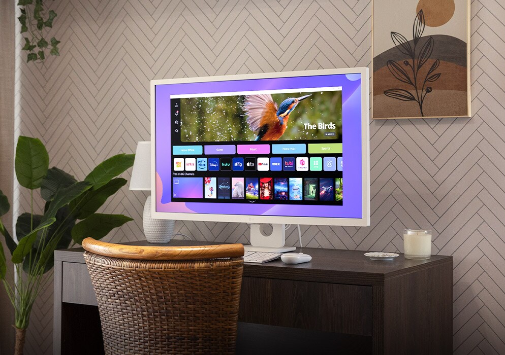 Monitor LG MyView Smart en el escritorio, con WebOS en la pantalla.