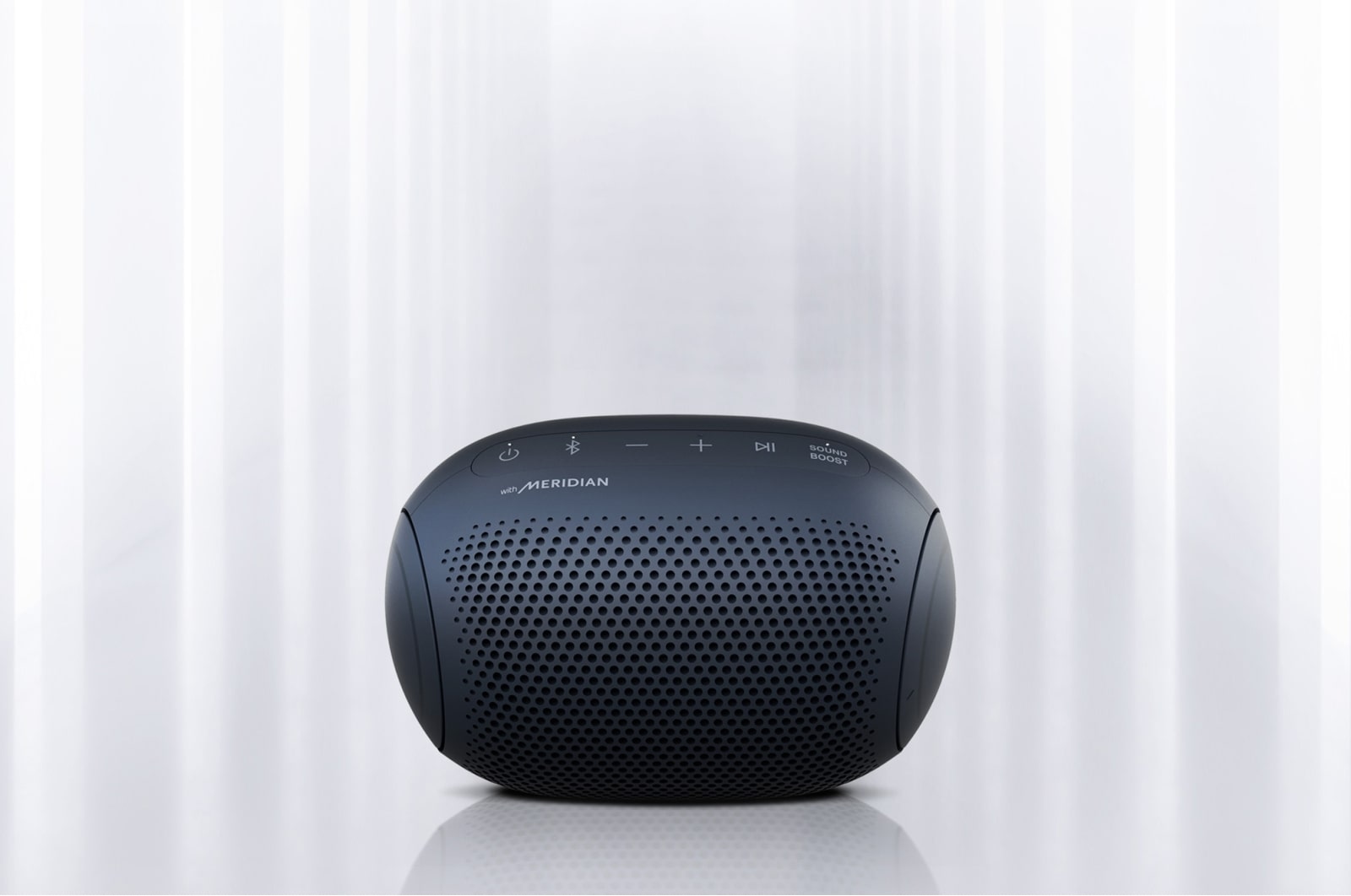 LG TONE-T90Q +LG XBOOM Go PL2 - Bocina Bluetooth Portátil Inalámbrica con hasta 10 horas de batería - Negro, T90QBK.PL2